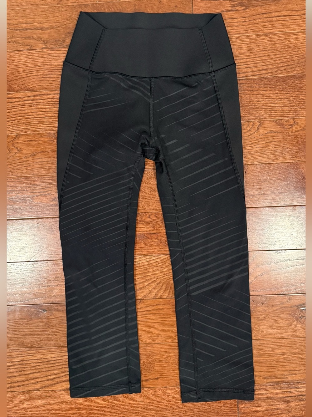 Gap Sculpt Black High-Waist Athletic Capri Leggings with Subtle Stripe Detail